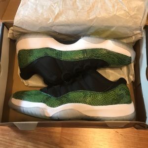 Jordan 11 low snakeskin